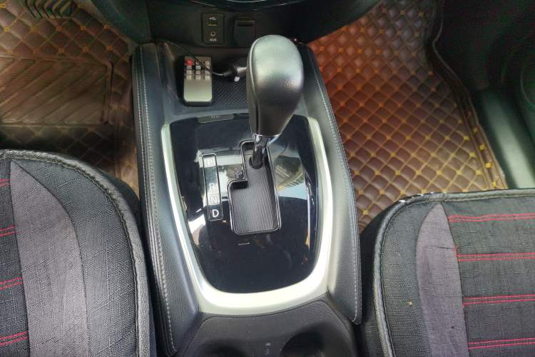 Used Nissan X-Trail 2016 2.0L CVT Smart Enjoyment Version 4WD Gear Lever