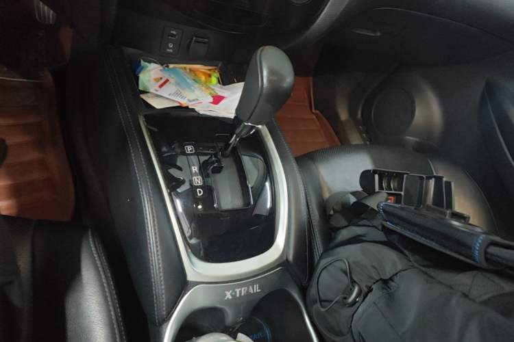 Used Nissan X-Trail 2016 2.0L CVT Smart Enjoyment Version 4WD Gear Lever
