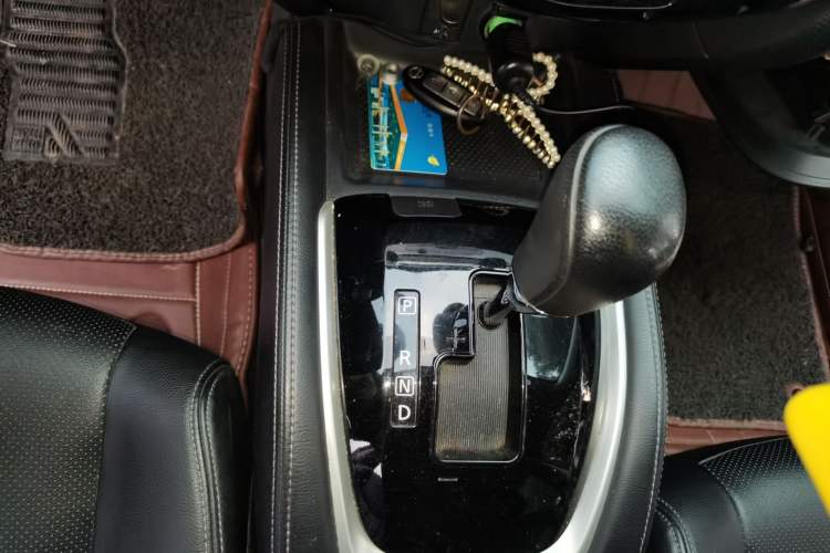 Used Nissan X-Trail 2016 2.0L CVT Smart Enjoyment Version 4WD Gear Lever