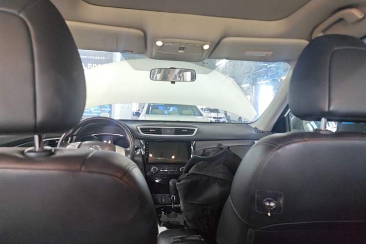 Used Nissan X-Trail 2016 2.0L CVT Smart Enjoyment Version 4WD Headliner
