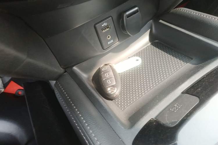 Used Nissan X-Trail 2016 2.5L CVT Sport Edition 4WD Interior 1