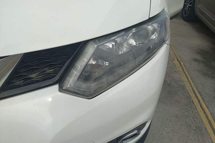 Used Nissan X-Trail 2016 2.5L CVT Sport Edition 4WD Left Front Headlight
