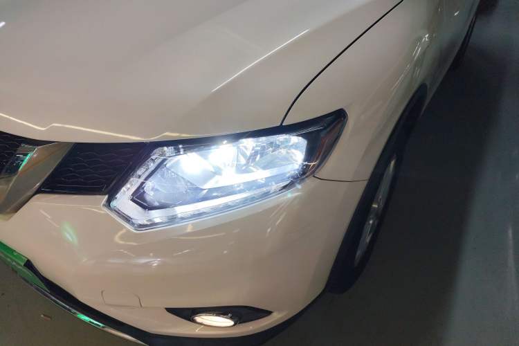 Used Nissan X-Trail 2016 2.0L CVT Smart Enjoyment Version 4WD Left Front Headlight