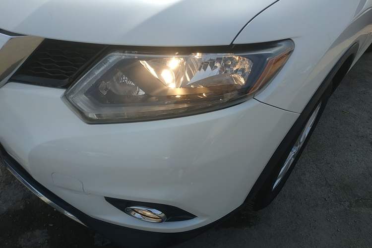 Used Nissan X-Trail 2016 2.5L CVT Sport Edition 4WD Left Front Headlight