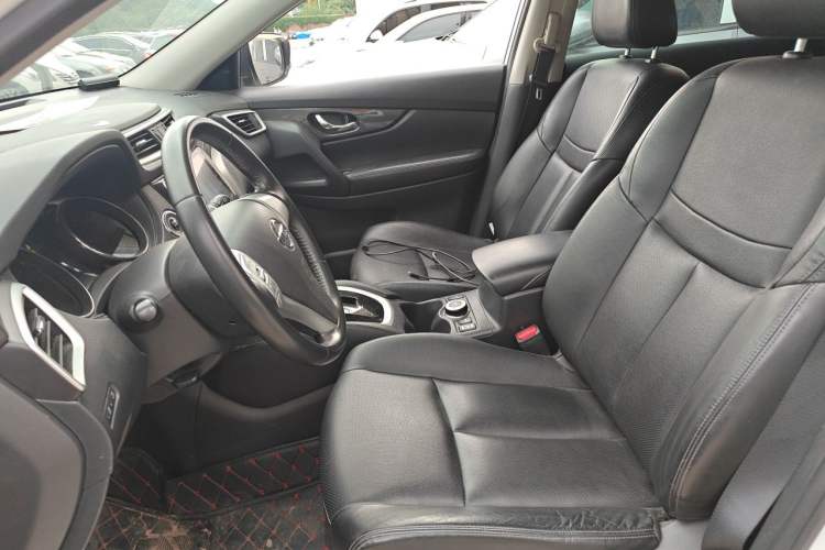 Used Nissan X-Trail 2016 2.5L CVT Sport Edition 4WD Left Front Seat