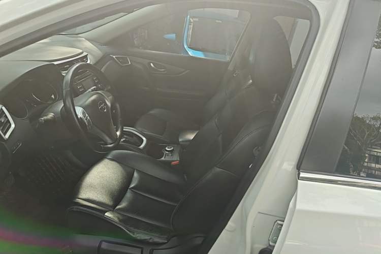 Used Nissan X-Trail 2016 2.0L CVT Smart Enjoyment Version 4WD Left Front Seat