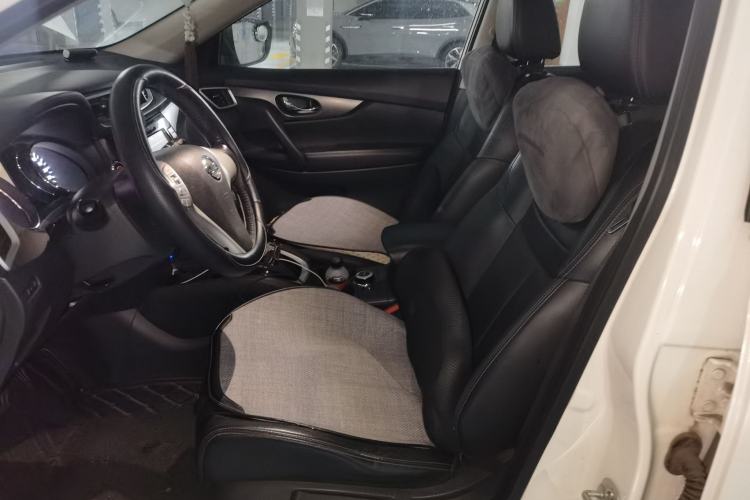 Used Nissan X-Trail 2016 2.0L CVT Smart Enjoyment Version 4WD Left Front Seat