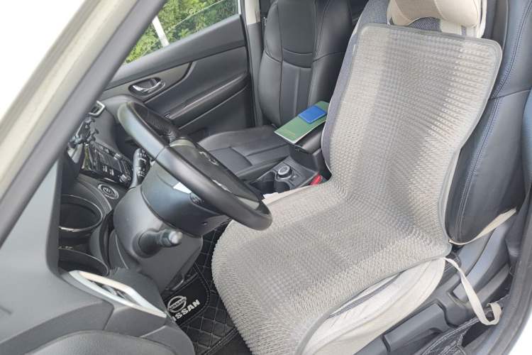 Used Nissan X-Trail 2016 2.0L CVT Smart Enjoyment Version 4WD Left Front Seat