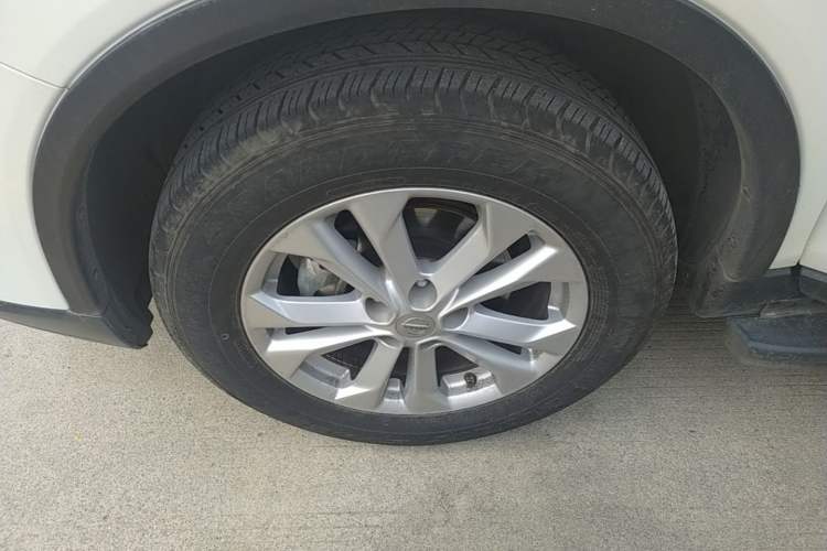 Used Nissan X-Trail 2016 2.5L CVT Sport Edition 4WD Left Front Wheel Hub