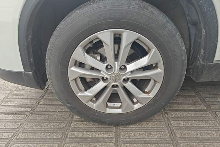 Used Nissan X-Trail 2016 2.0L CVT Smart Enjoyment Version 4WD Left Front Wheel Hub