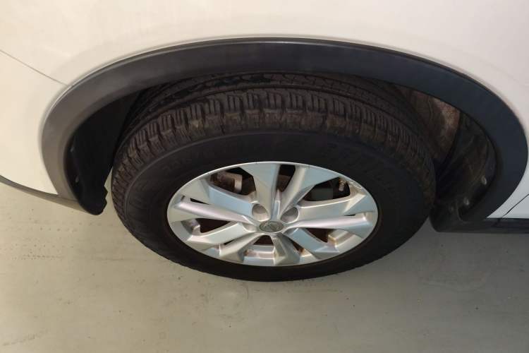 Used Nissan X-Trail 2016 2.0L CVT Smart Enjoyment Version 4WD Left Front Wheel Hub