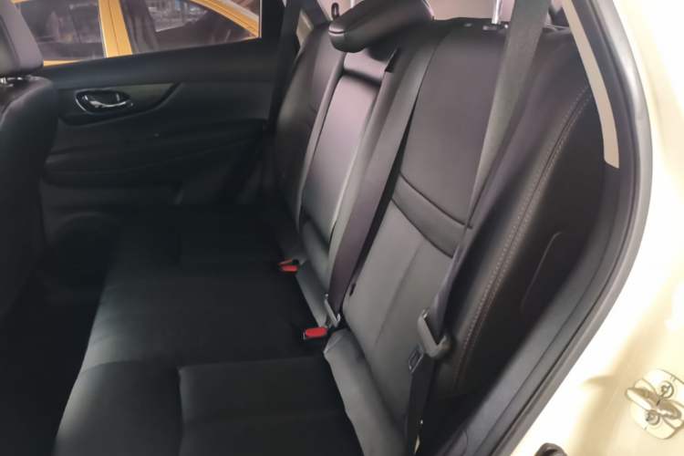 Used Nissan X-Trail 2016 2.5L CVT Sport Edition 4WD Left Rear Seat