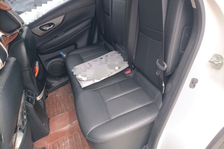 Used Nissan X-Trail 2016 2.0L CVT Smart Enjoyment Version 4WD Left Rear Seat