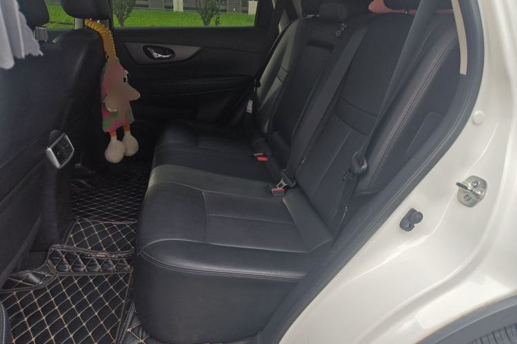 Used Nissan X-Trail 2016 2.0L CVT Smart Enjoyment Version 4WD Left Rear Seat