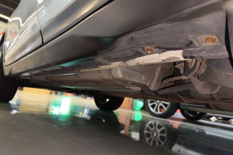 Used Nissan X-Trail 2016 2.0L CVT Smart Enjoyment Version 4WD Left Side Sill