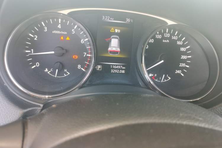 Used Nissan X-Trail 2016 2.0L CVT Smart Enjoyment Version 4WD Odometer Close Up
