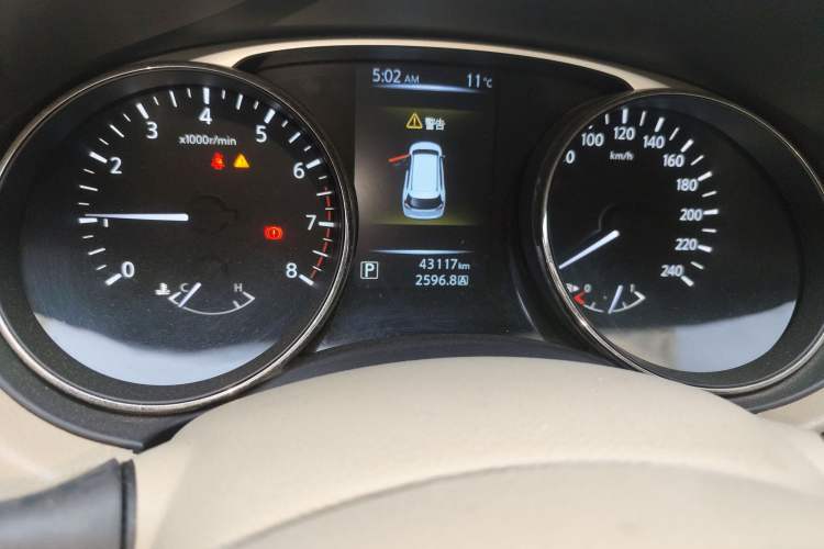 Used Nissan X-Trail 2016 2.0L CVT Smart Enjoyment Version 4WD Odometer Close Up
