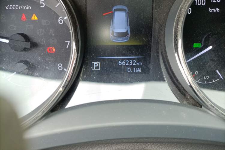 Used Nissan X-Trail 2016 2.0L CVT Smart Enjoyment Version 4WD Odometer Close Up
