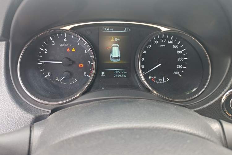 Used Nissan X-Trail 2016 2.0L CVT Smart Enjoyment Version 4WD Odometer Close Up