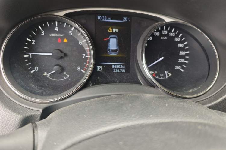 Used Nissan X-Trail 2016 2.0L CVT Smart Enjoyment Version 4WD Odometer Close Up