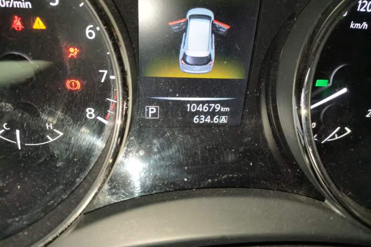 Used Nissan X-Trail 2016 2.0L CVT Smart Enjoyment Version 4WD Odometer Close Up