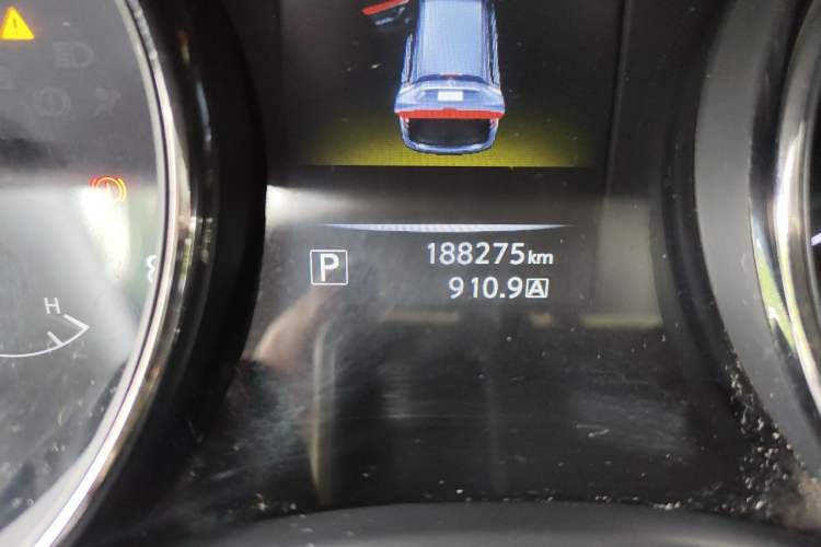Used Nissan X-Trail 2016 2.0L CVT Smart Enjoyment Version 4WD Odometer Close Up