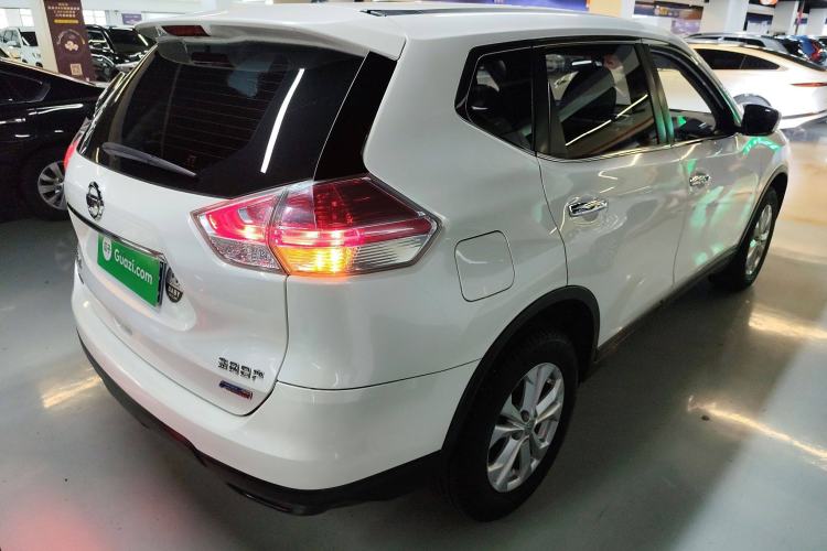Used Nissan X-Trail 2016 2.0L CVT Smart Enjoyment Version 4WD Rear Right 45 Deg