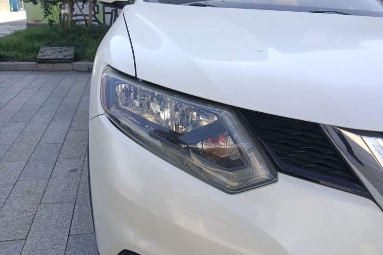 Used Nissan X-Trail 2016 2.0L CVT Smart Enjoyment Version 4WD Right Front Headlight