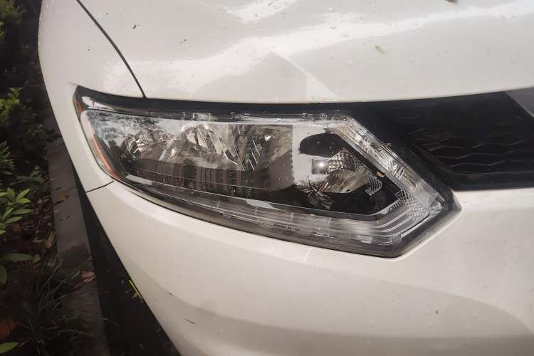 Used Nissan X-Trail 2016 2.5L CVT Sport Edition 4WD Right Front Headlight