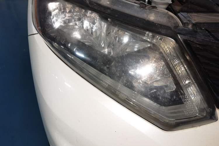 Used Nissan X-Trail 2016 2.0L CVT Smart Enjoyment Version 4WD Right Front Headlight