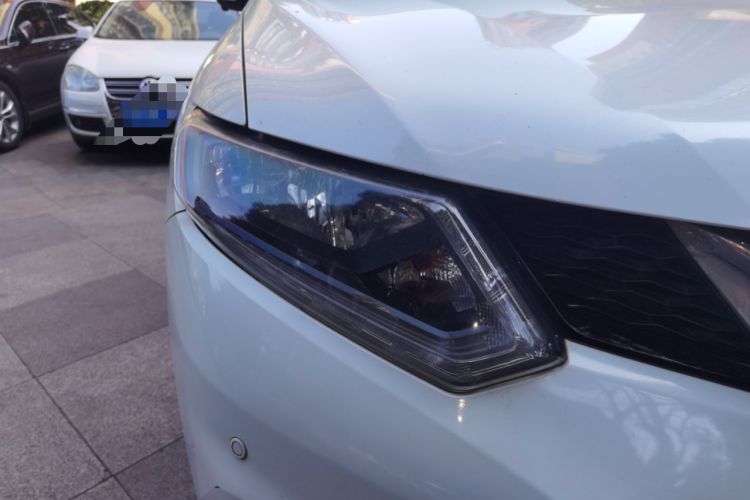 Used Nissan X-Trail 2016 2.0L CVT Smart Enjoyment Version 4WD Right Front Headlight