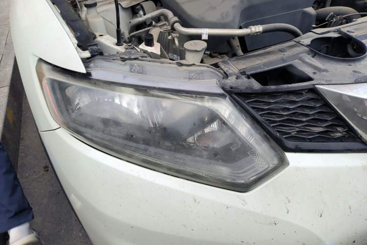 Used Nissan X-Trail 2016 2.5L CVT Sport Edition 4WD Right Front Headlight