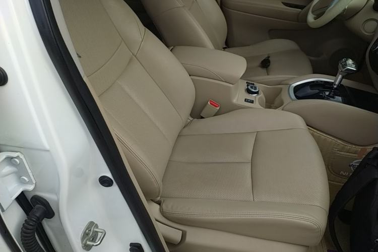 Used Nissan X-Trail 2016 2.5L CVT Sport Edition 4WD Right Front Seat