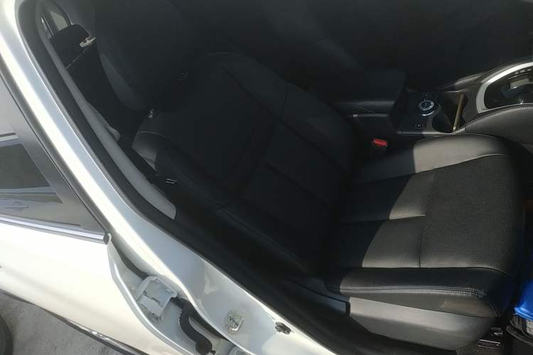 Used Nissan X-Trail 2016 2.5L CVT Sport Edition 4WD Right Front Seat