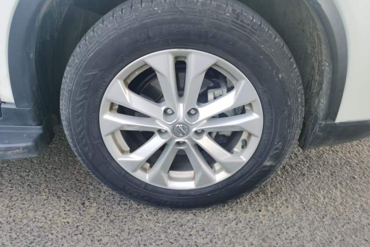 Used Nissan X-Trail 2016 2.0L CVT Smart Enjoyment Version 4WD Right Front Wheel Hub