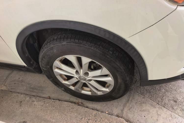 Used Nissan X-Trail 2016 2.5L CVT Sport Edition 4WD Right Front Wheel Hub