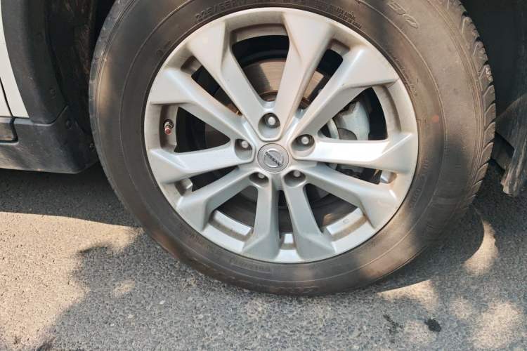 Used Nissan X-Trail 2016 2.5L CVT Sport Edition 4WD Right Front Wheel Hub