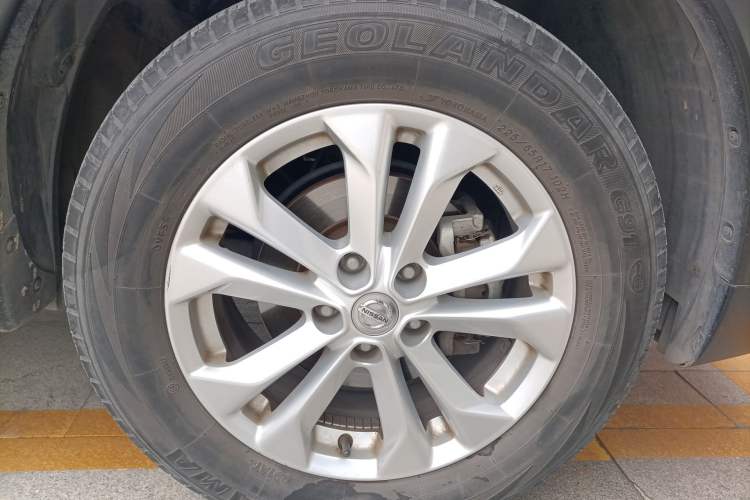 Used Nissan X-Trail 2016 2.0L CVT Smart Enjoyment Version 4WD Right Front Wheel Hub