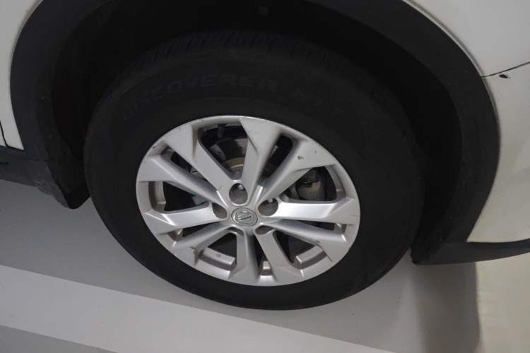 Used Nissan X-Trail 2016 2.0L CVT Smart Enjoyment Version 4WD Right Front Wheel Hub