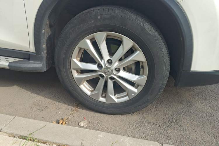 Used Nissan X-Trail 2016 2.0L CVT Smart Enjoyment Version 4WD Right Front Wheel Hub