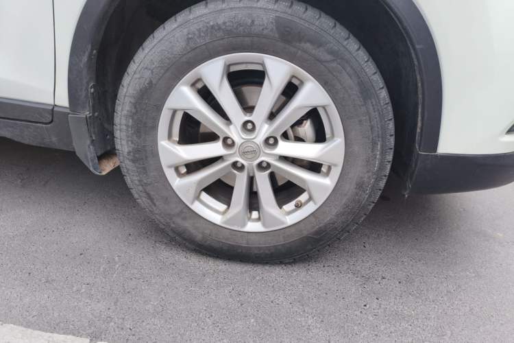 Used Nissan X-Trail 2016 2.5L CVT Sport Edition 4WD Right Front Wheel Hub