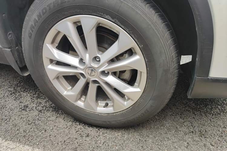 Used Nissan X-Trail 2016 2.0L CVT Smart Enjoyment Version 4WD Right Front Wheel Hub