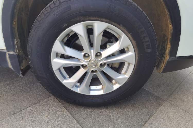 Used Nissan X-Trail 2016 2.0L CVT Smart Enjoyment Version 4WD Right Front Wheel Hub