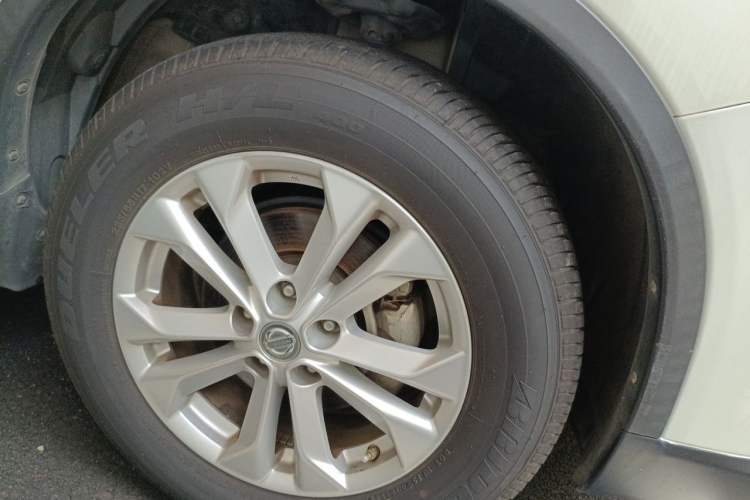 Used Nissan X-Trail 2016 2.0L CVT Smart Enjoyment Version 4WD Right Front Wheel Hub