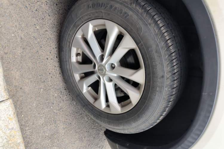 Used Nissan X-Trail 2016 2.5L CVT Sport Edition 4WD Right Front Wheel Hub