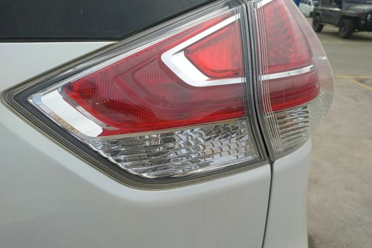 Used Nissan X-Trail 2016 2.5L CVT Sport Edition 4WD Right Rear Taillight