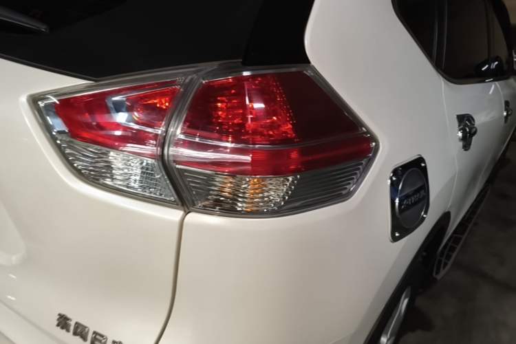 Used Nissan X-Trail 2016 2.0L CVT Smart Enjoyment Version 4WD Right Rear Taillight