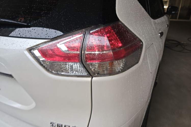 Used Nissan X-Trail 2016 2.0L CVT Smart Enjoyment Version 4WD Right Rear Taillight