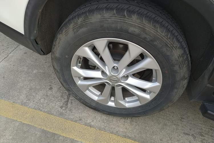 Used Nissan X-Trail 2016 2.5L CVT Sport Edition 4WD Right Rear Wheel Hub