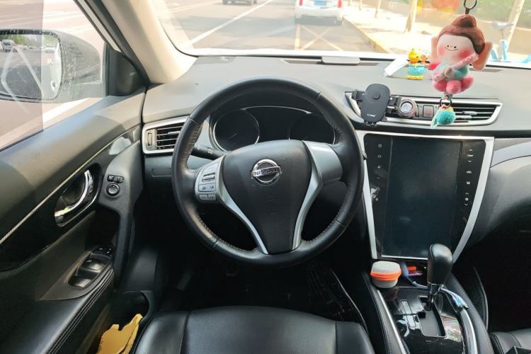 Used Nissan X-Trail 2016 2.5L CVT Sport Edition 4WD Steering Wheel